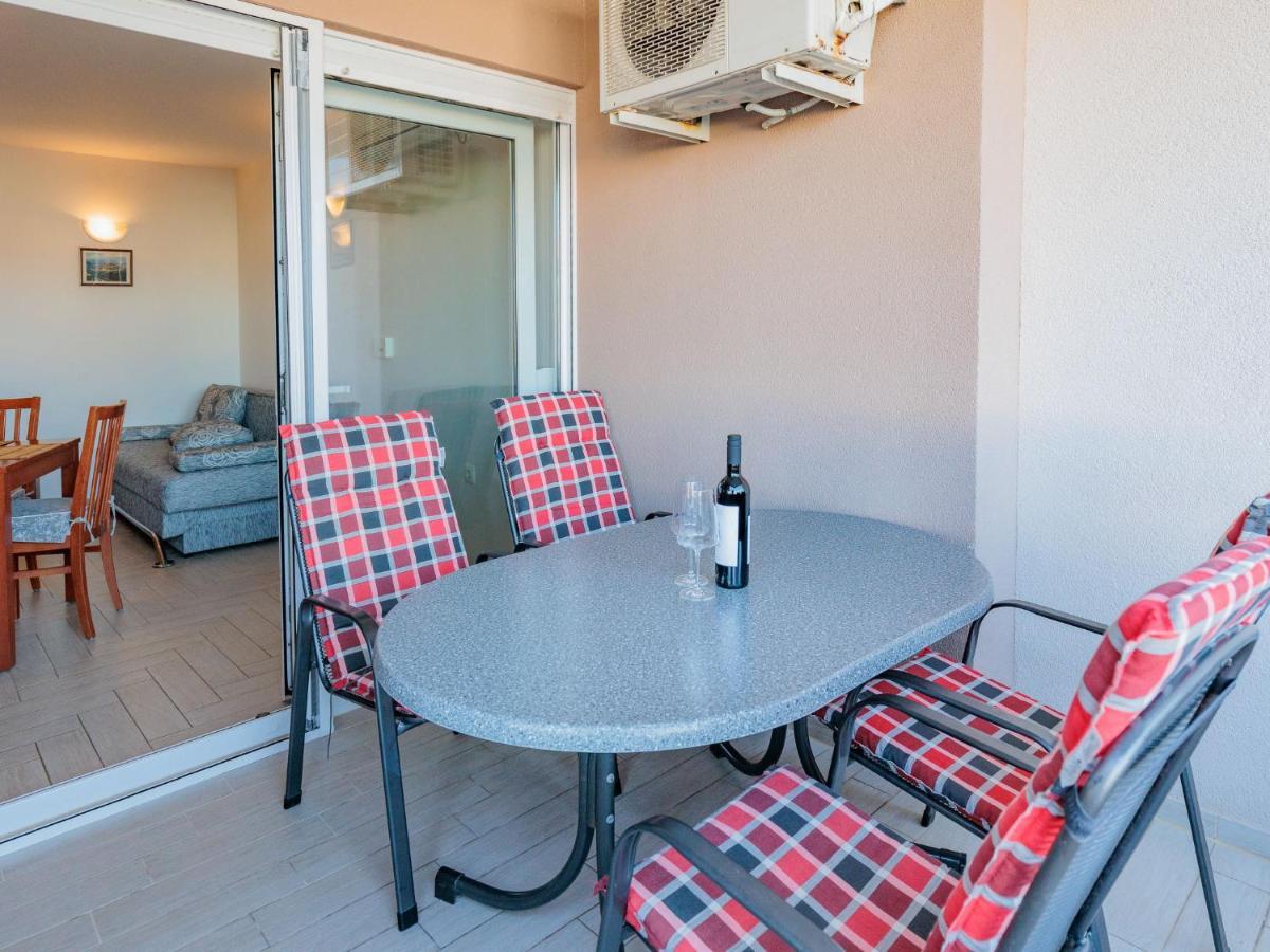 Apartment Mlasina-2 By Interhome Nin Exterior photo