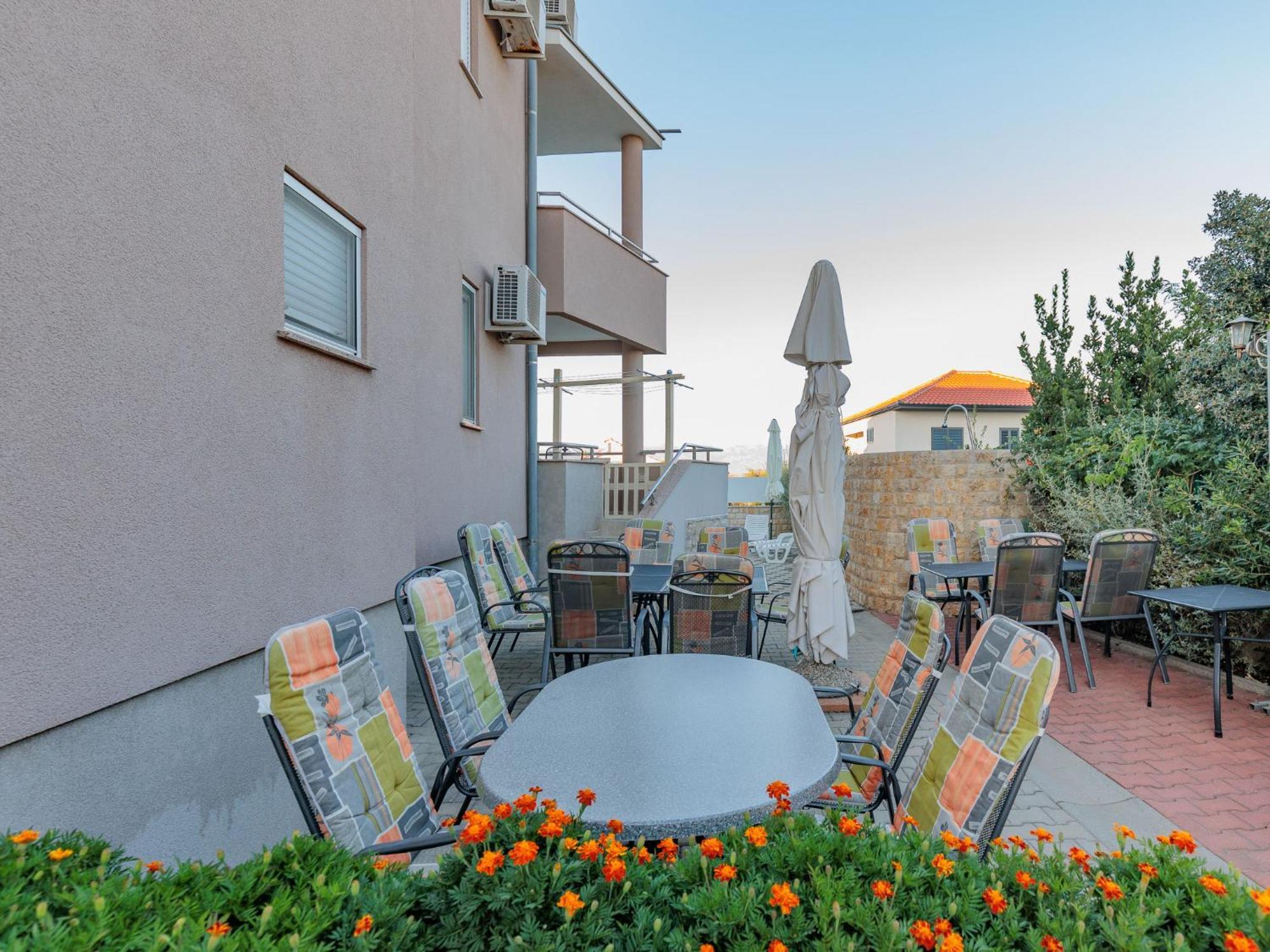 Apartment Mlasina-2 By Interhome Nin Exterior photo