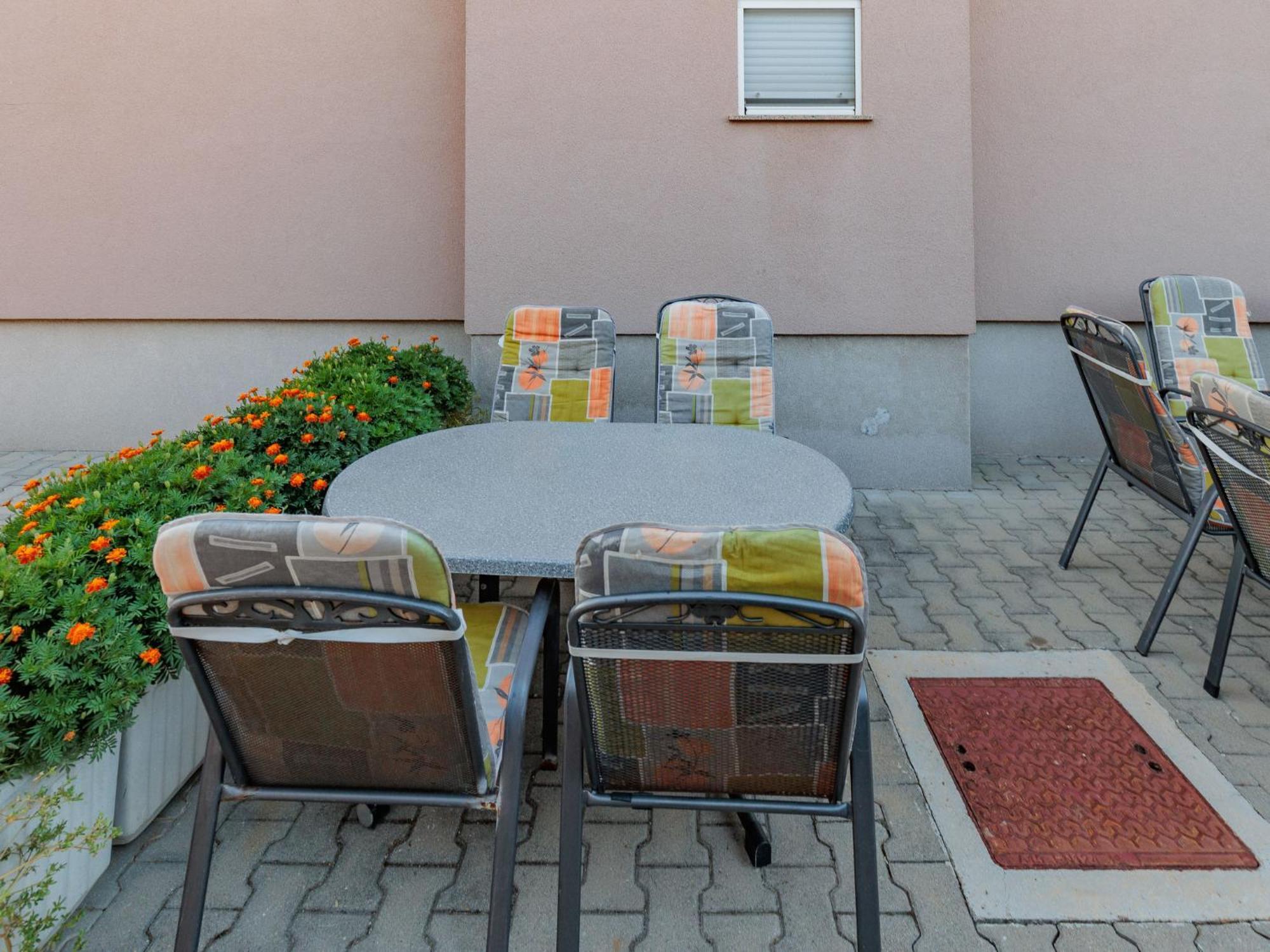 Apartment Mlasina-2 By Interhome Nin Exterior photo